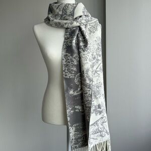 Dior Cashmere Gray and White Scarf